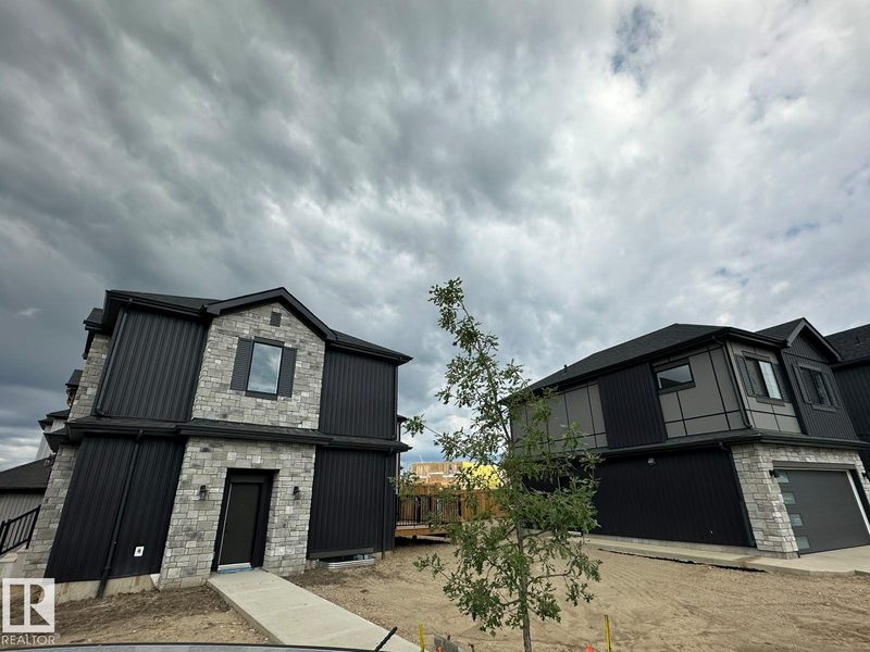 30 Chartres Close