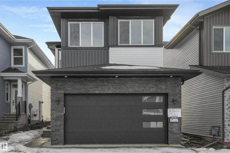 3507 44 Avenue, Triomphe Estates — new house, photo 1