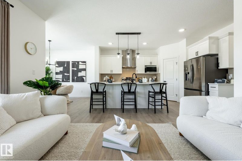 4562 Chegwin WD SW, Edmonton, Alberta T6W 5M8