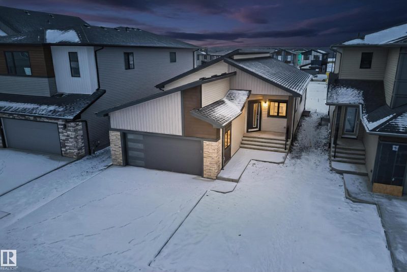 7093 Kiviaq Crescent SW