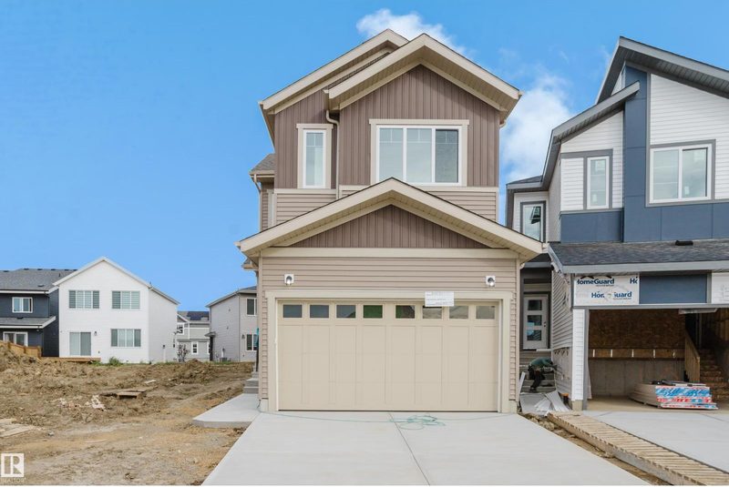 2411 209 ST NW, Edmonton, Alberta T6M 3L4