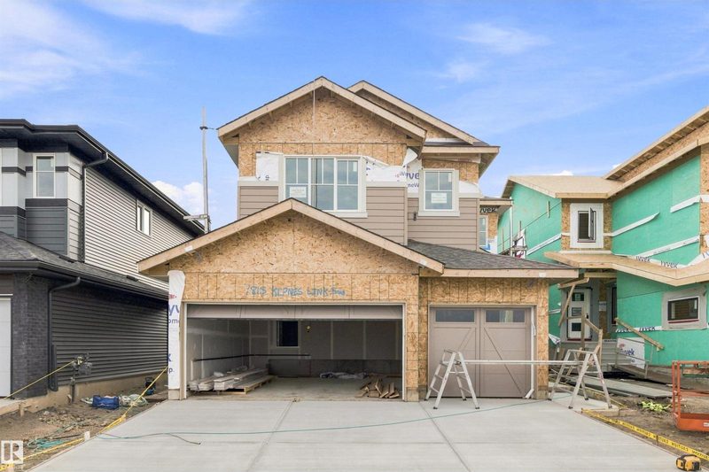 7815 Kipnes LI SW, Edmonton, Alberta T6W 0A6