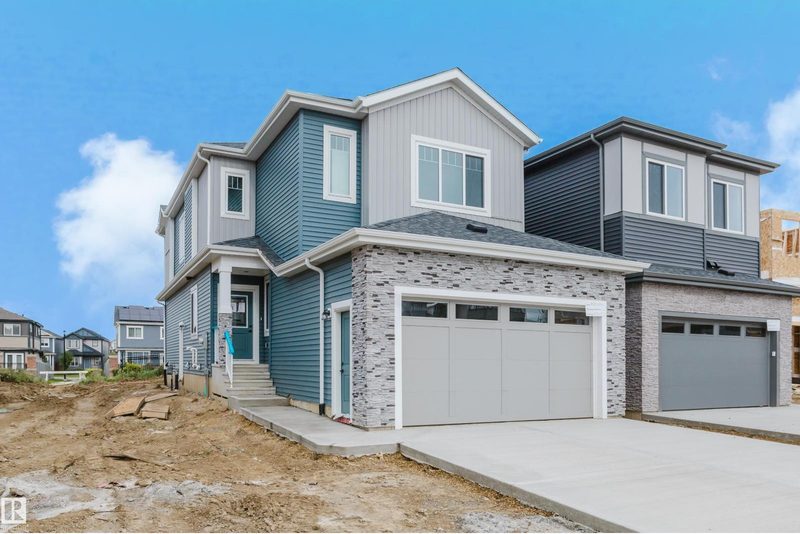8425 223A ST NW, Edmonton, Alberta T5T 8A2
