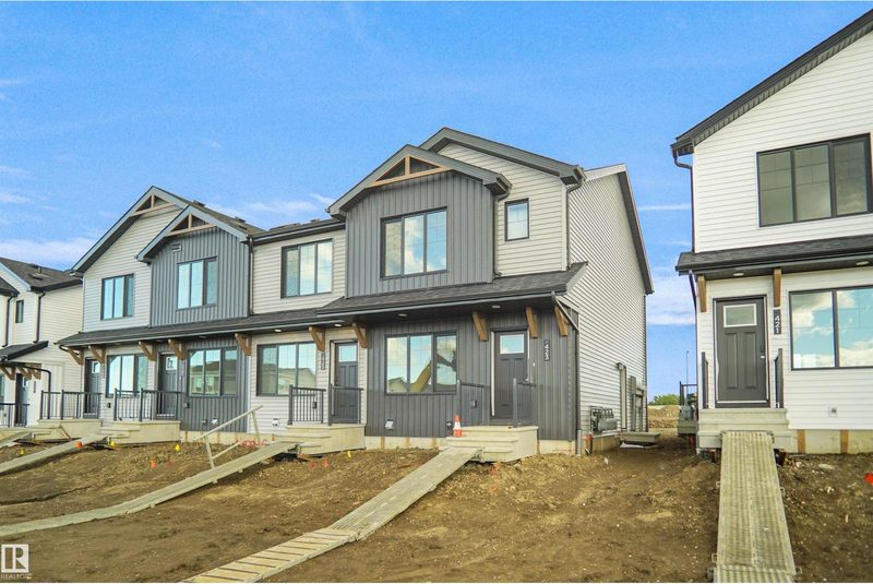 423 ASTER DR NW, Edmonton, Alberta T6T 2N8