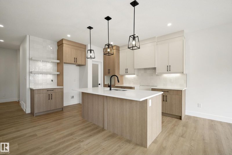 8529 223A ST NW NW, Edmonton, Alberta T5T 8A2