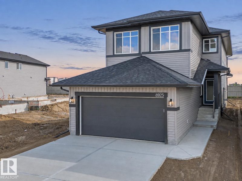 8925 223A ST NW, Edmonton, Alberta T5T 7X2